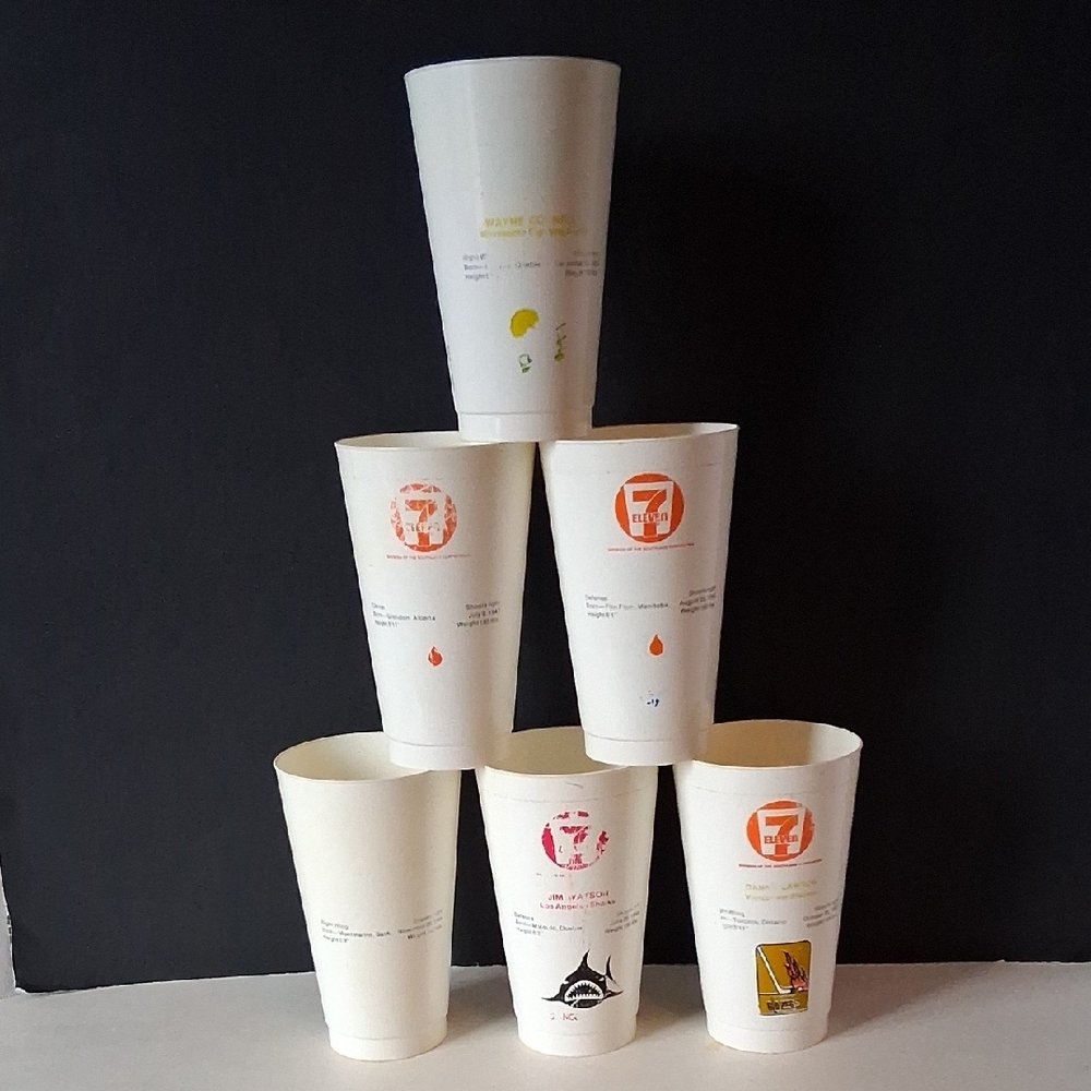 Vintage WHA Illustrated White and Orange Cups Set - Picture 2 of 16
